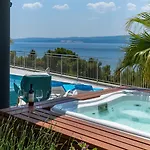 Seaview Marija